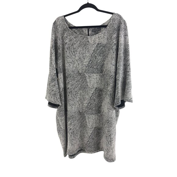 Sharangano Black & White Textured Knit Shift Dress Bell Sleeves Size 24W 3X Plus - Picture 8 of 8